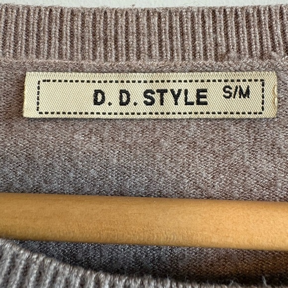 DD Style Cat Print Wool Blend Brown Sweater | Size Small/Medium - Picture 7 of 8